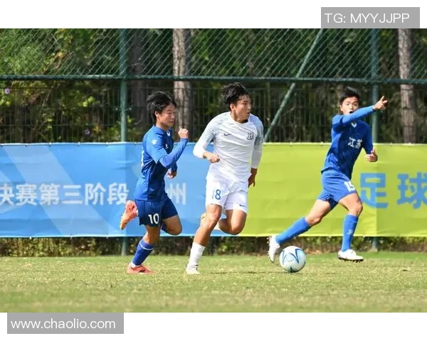 广岛三箭迎战磐石喜悦激情对决展现足球魅力与团队精神